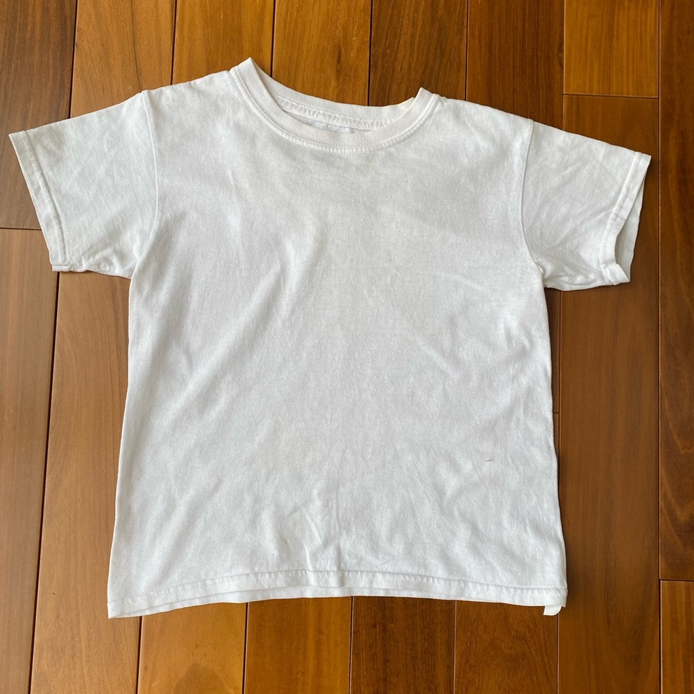XS White Gildan T-Shirt